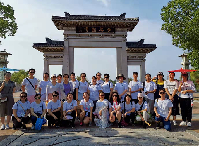 https://iiccc.bfsu.edu.cn/__local/2/F9/49/BD5FA7079389611FB00FBB6A6C1_EE42ACA1_4CD24.jpg