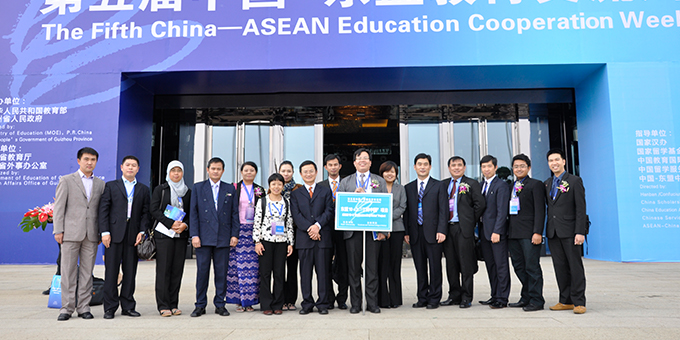 https://iiccc.bfsu.edu.cn/__local/8/1B/E9/E31002683A4123AAEC92FBBF082_202A3287_3AD89.jpg